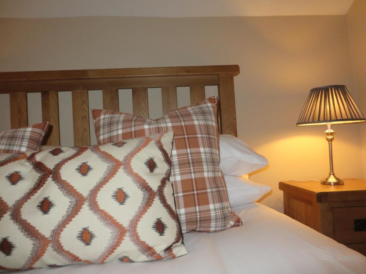 Отель The Kings Head Meifod Экстерьер фото