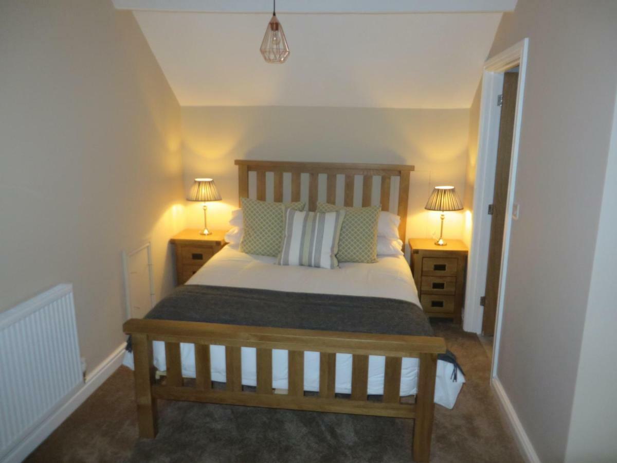 Отель The Kings Head Meifod Экстерьер фото